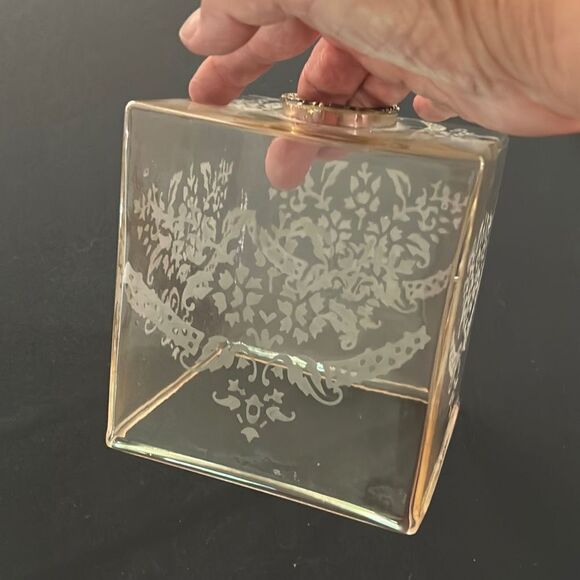 Tissue Holder  - Picture 3 of 3